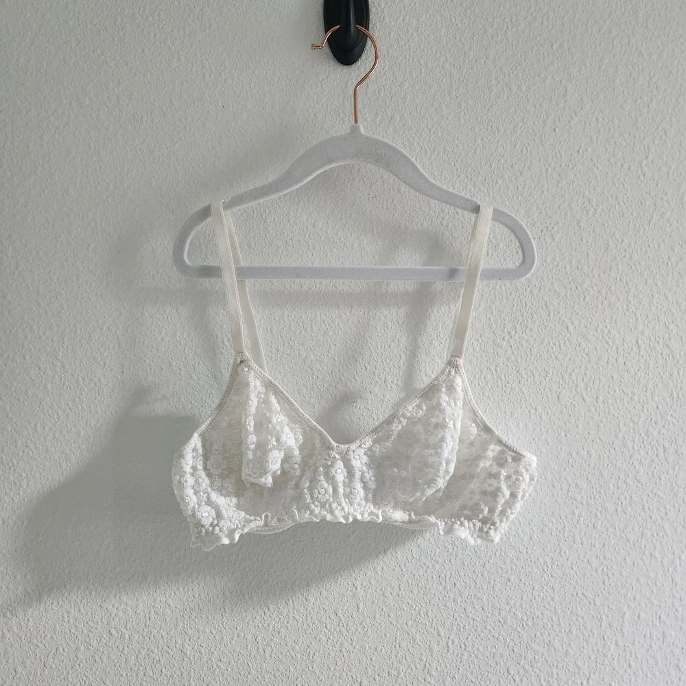 Olga Vintage White Floral Lace Underwire Bra Adjustable Straps size 34A
